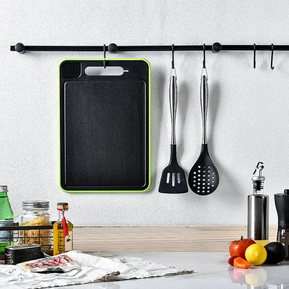 Cutting board for rapid defrosting